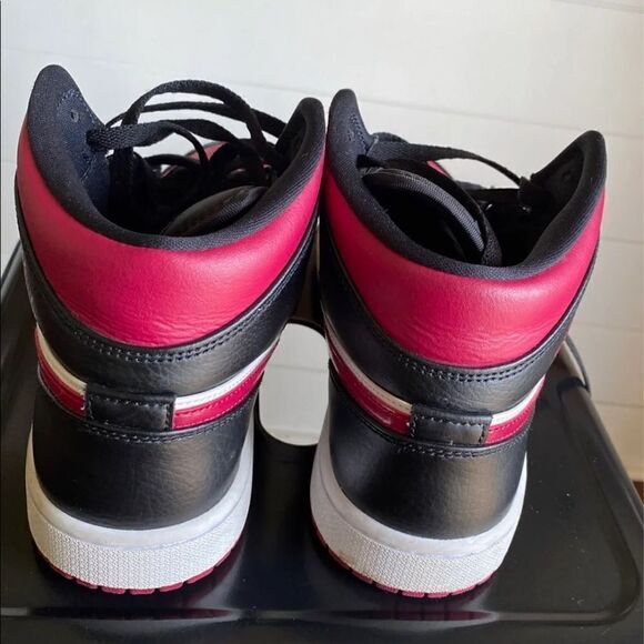 Air Jordan 1 retro Mid red white black Nike dunk yeezy - Picture 3 of 4